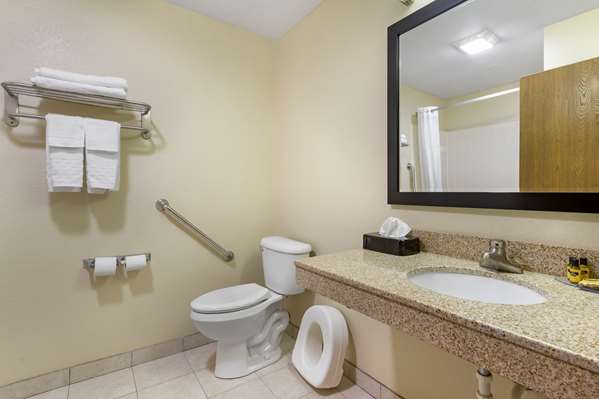  - Best Western Plus Altoona Inn - I-80, Exit 142