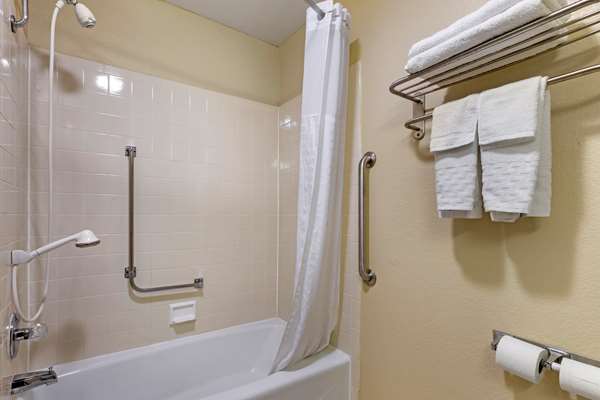  - Best Western Plus Altoona Inn - I-80, Exit 142