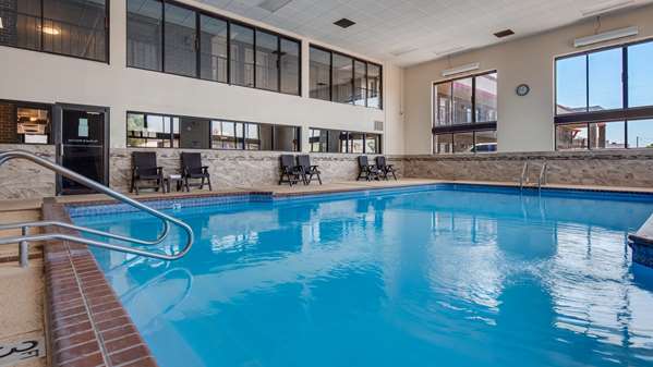 Pool - Best Western Angus Inn Great Bend