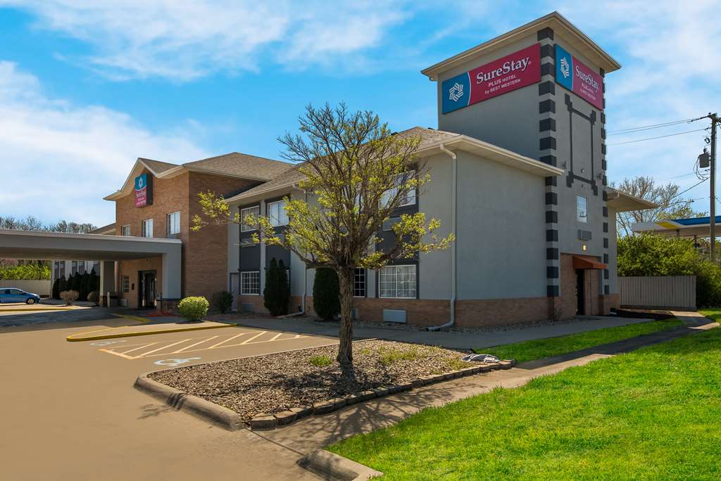 SureStay Plus Hotel by BW Topeka NW