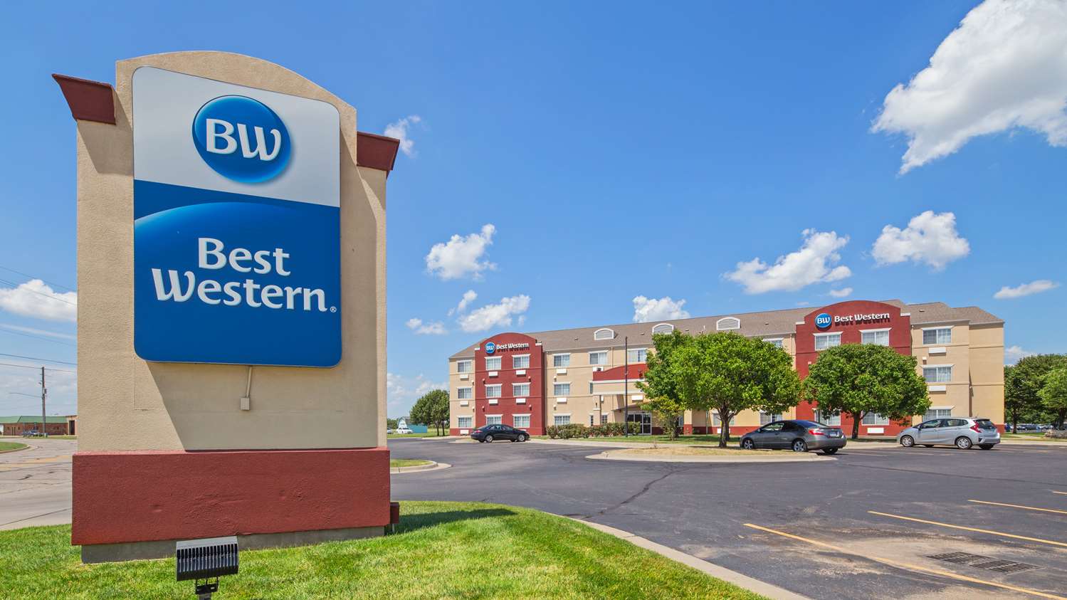 Best Western Governors Inn & Suites Wichita, KS See Discounts