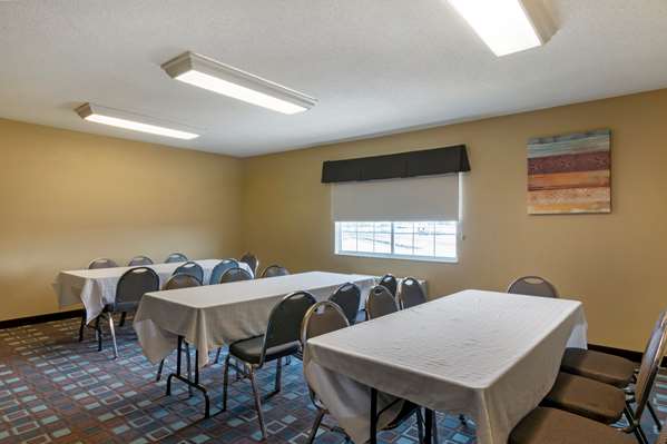  - Best Western Governors Inn & Suites Wichita - I-135, Exit 1A