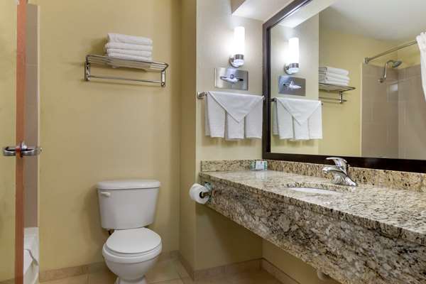  - Best Western Governors Inn & Suites Wichita - I-135, Exit 1A