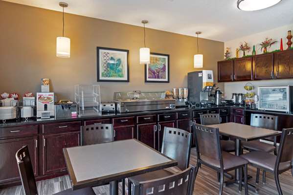 Amenities - Best Western Governors Inn & Suites Wichita - I-135, Exit 1A