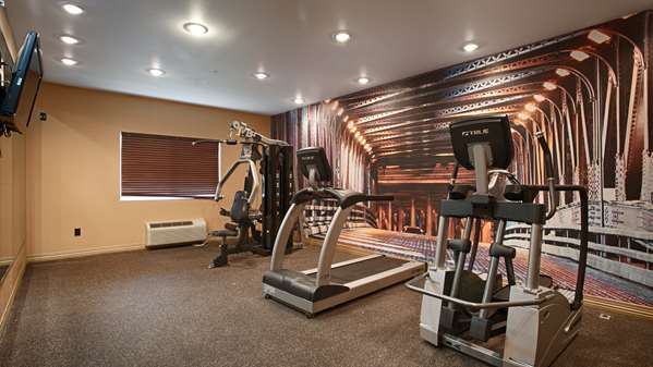 Fitness/ Exercise Room - Best Western Manhattan Inn