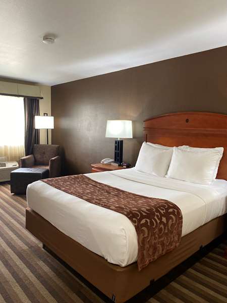  - Best Western Manhattan Inn