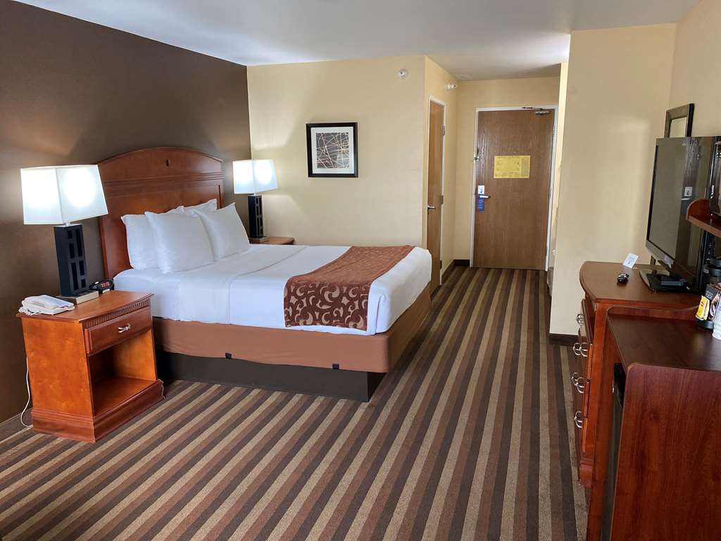 Best Western Manhattan Inn-guestroom-Guest Room,On-Site.jpg