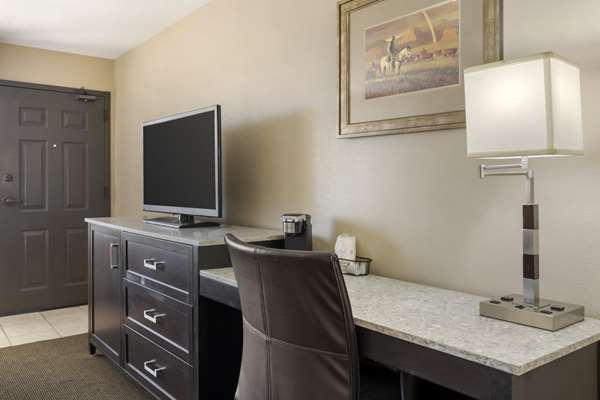  - Best Western Plus Country Inn & Suite Dodge City