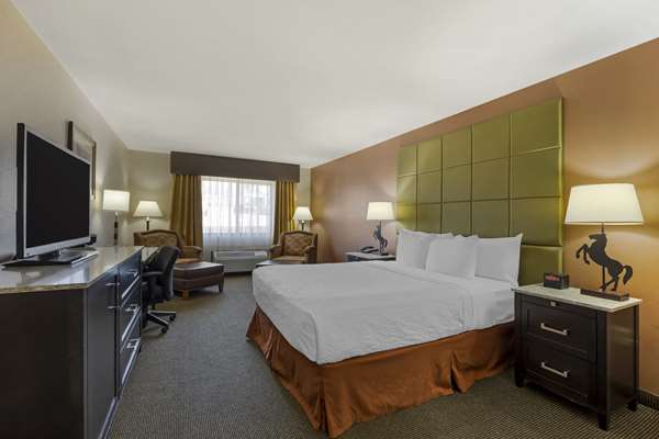  - Best Western Plus Country Inn & Suite Dodge City