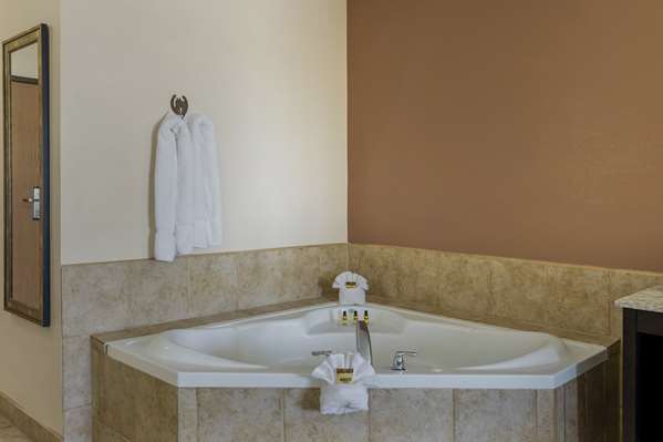  - Best Western Plus Country Inn & Suite Dodge City