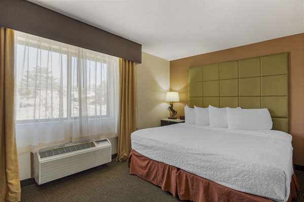  - Best Western Plus Country Inn & Suite Dodge City