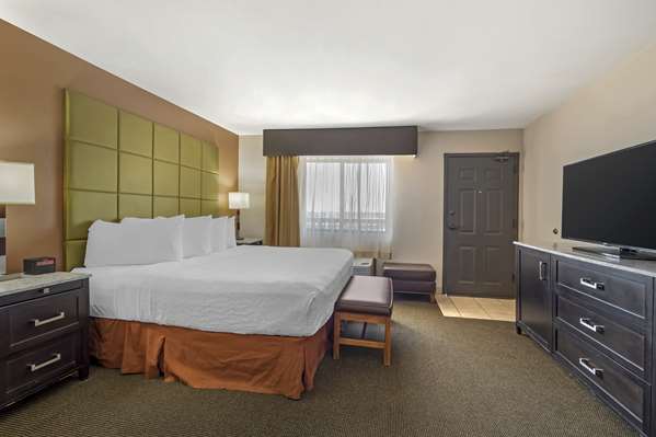  - Best Western Plus Country Inn & Suite Dodge City
