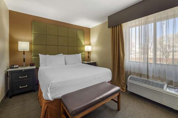  - Best Western Plus Country Inn & Suite Dodge City