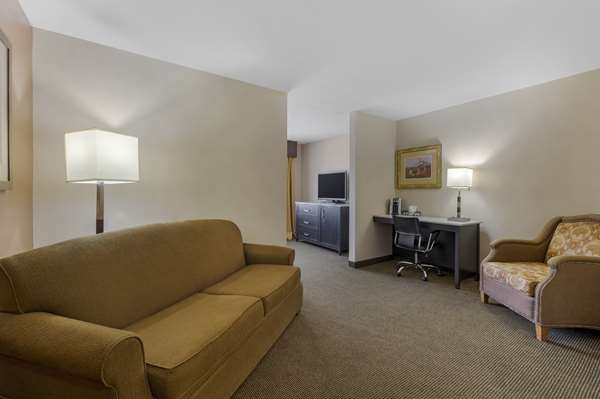  - Best Western Plus Country Inn & Suite Dodge City
