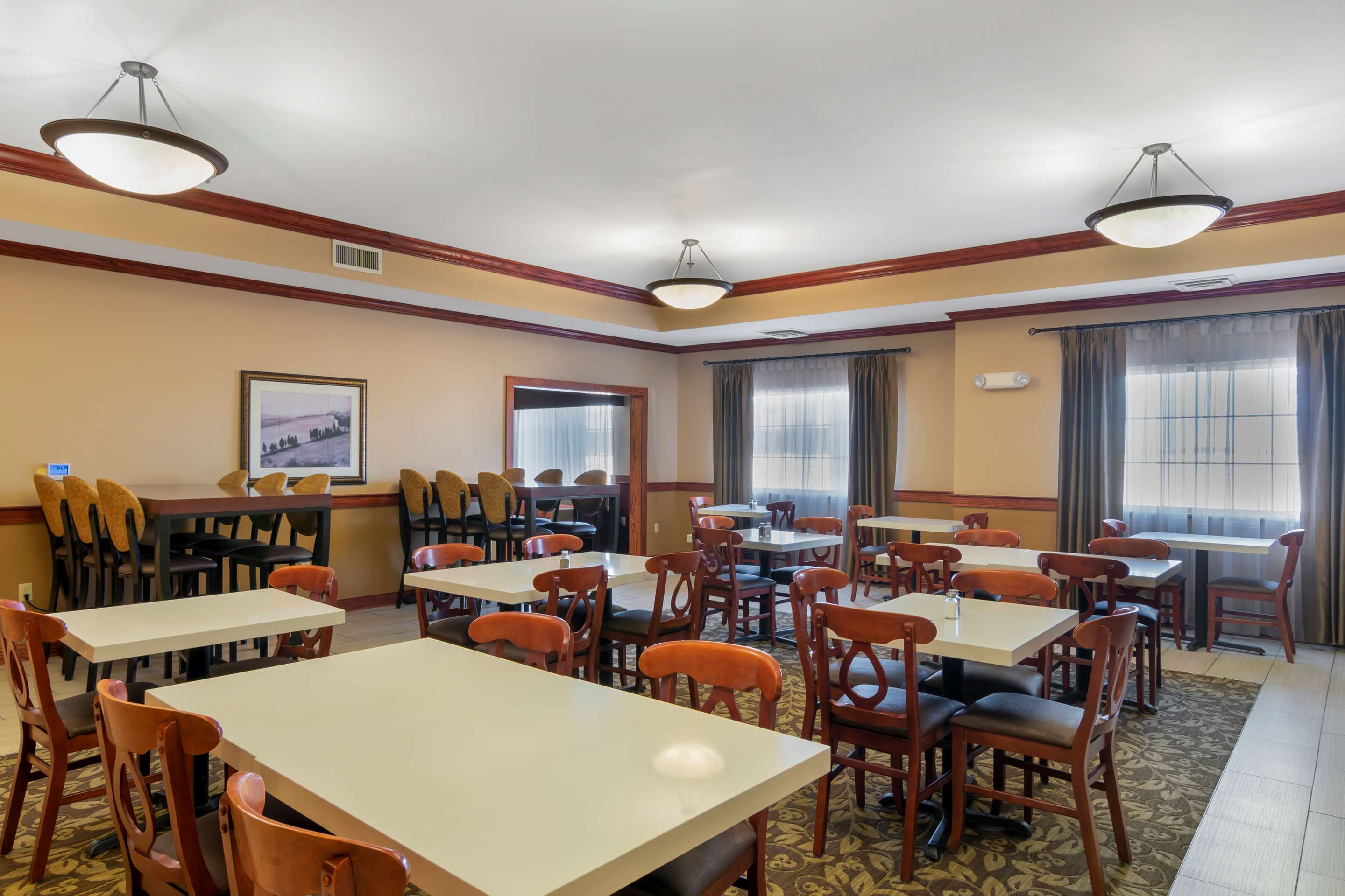 Breakfast Area | Best Western Plus Butterfield Inn