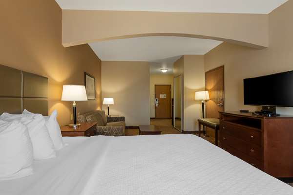  - Best Western Plus Butterfield Inn Hays - I-70, Exit 159