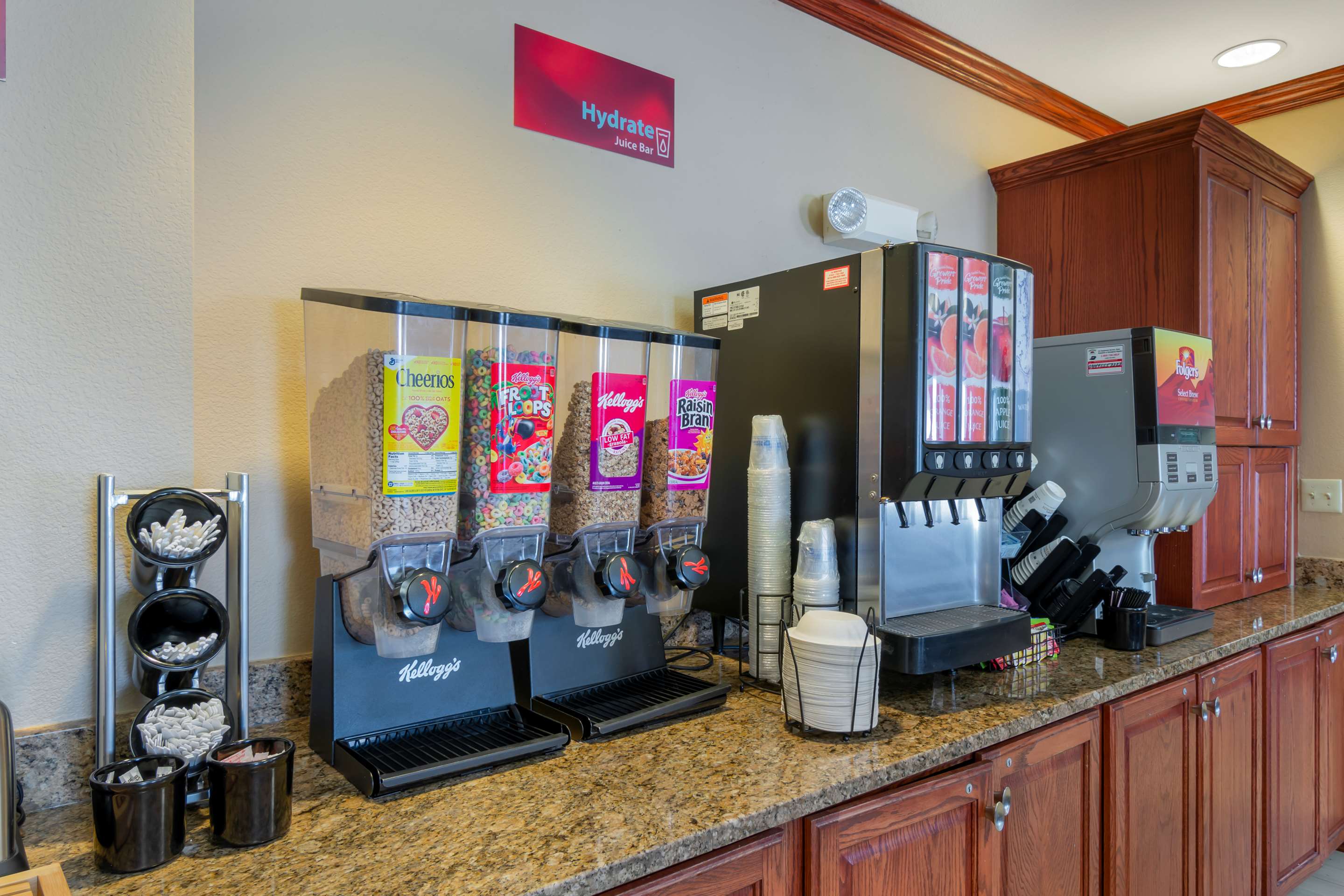 Breakfast Area | Best Western Plus Butterfield Inn