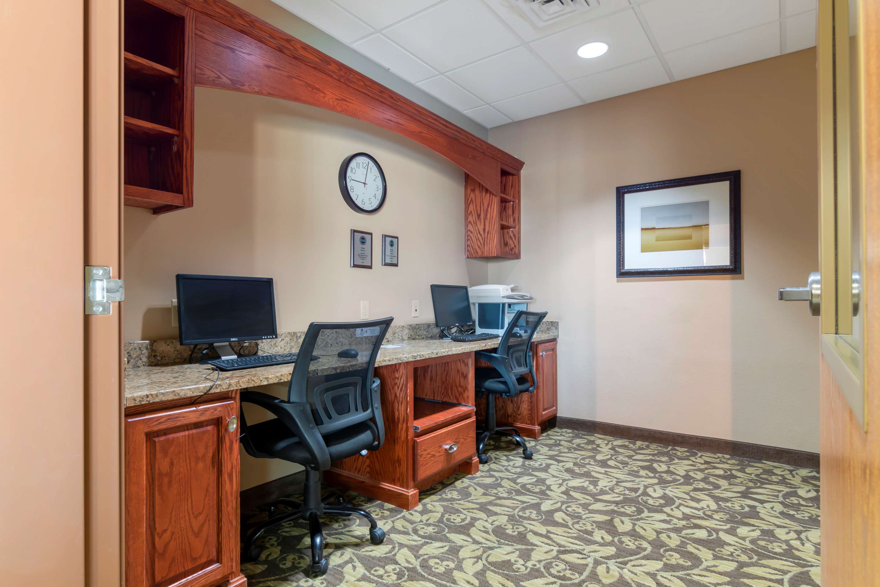 Business Center | Best Western Plus Butterfield Inn
