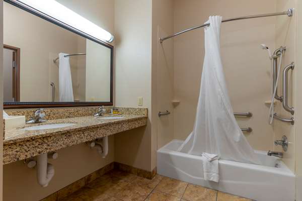  - Best Western Plus Butterfield Inn Hays - I-70, Exit 159