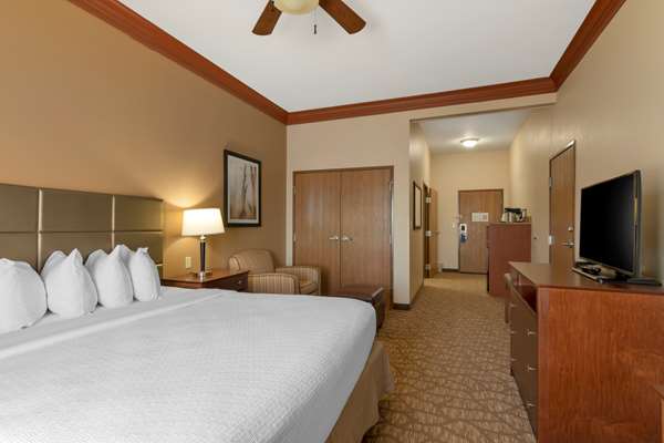  - Best Western Plus Butterfield Inn Hays - I-70, Exit 159