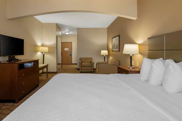  - Best Western Plus Butterfield Inn Hays - I-70, Exit 159