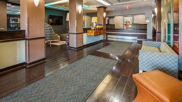  - Best Western Plus Olathe Inn & Suites - I-35, Exit 215