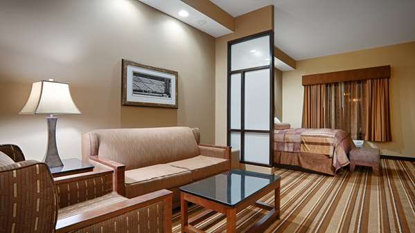 Suite - Best Western Premier KC Speedway Inn & Suites - I-435, Exit 13