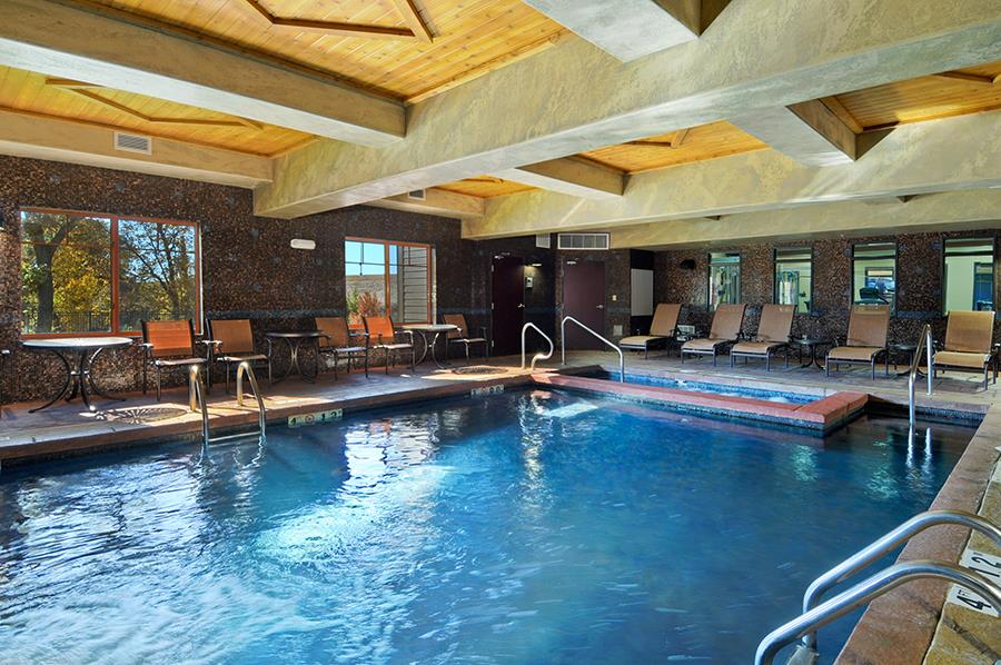 Best Western Premier Kc Sdway Inn Suites Ks See S Pool Best Western Premier Kc Sdway Inn Suites