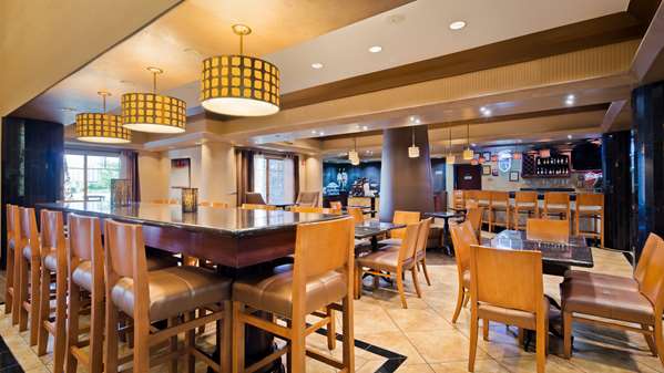 Bar - Best Western Premier KC Speedway Inn & Suites - I-435, Exit 13