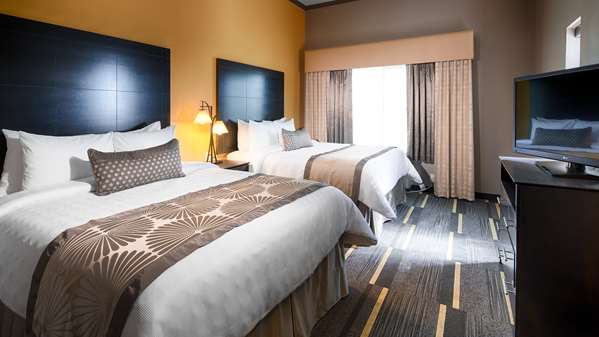  - Best Western Plus Emerald Inn & Suites Garden City