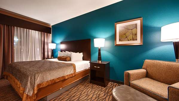  - Best Western Plus Hiawatha Hotel