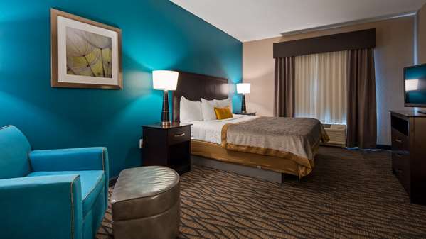  - Best Western Plus Hiawatha Hotel