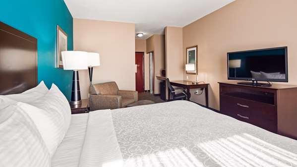  - Best Western Plus Hiawatha Hotel