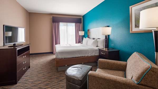  - Best Western Plus Hiawatha Hotel
