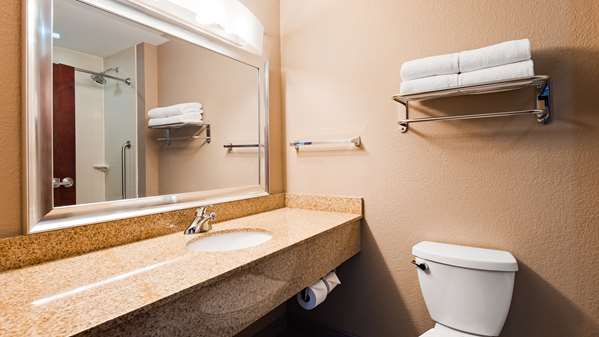  - Best Western Plus Hiawatha Hotel