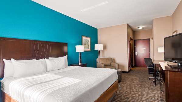  - Best Western Plus Hiawatha Hotel