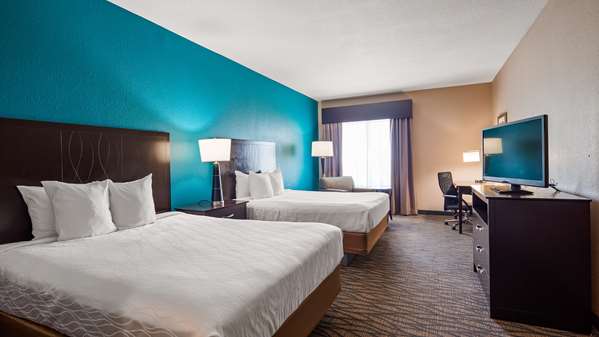  - Best Western Plus Hiawatha Hotel