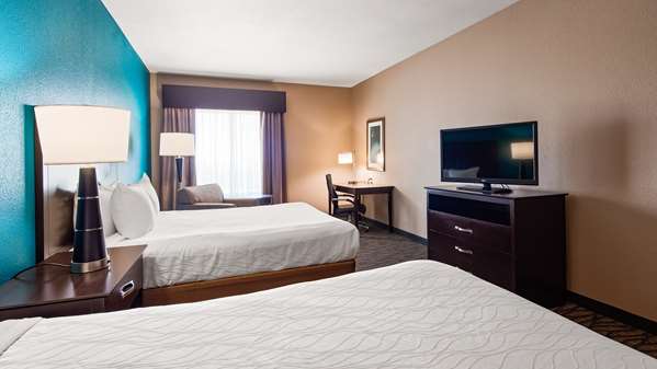  - Best Western Plus Hiawatha Hotel