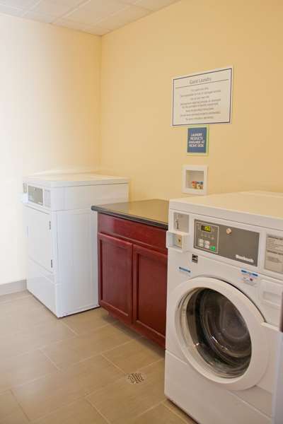  - Best Western Plus Pratt Hotel