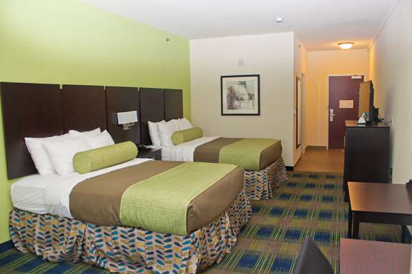 Suite - Best Western Plus Pratt Hotel