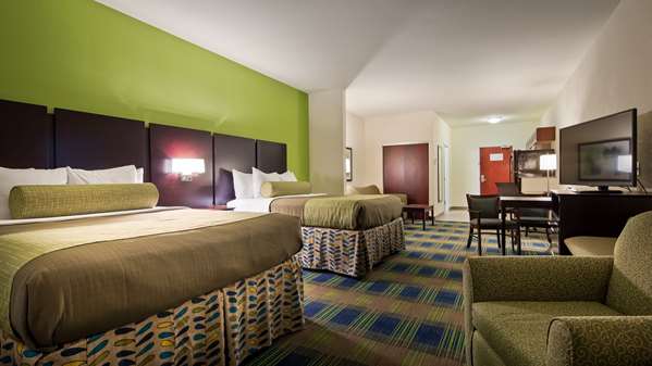  - Best Western Plus Pratt Hotel