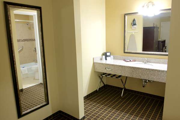  - Best Western Green Tree Inn Clarksville - I-65, Exit 5