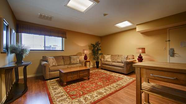  - Best Western Shelbyville Lodge - I-64, Exit 32