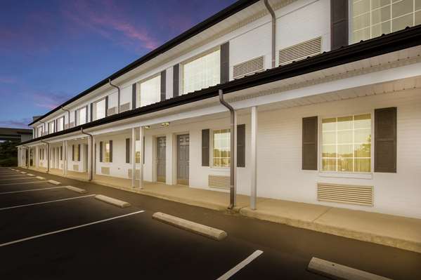 Exterior view - Best Western Parkside Inn Frankfort - I-64, Exit 58