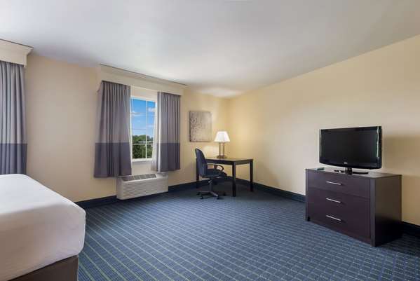 Suite - Best Western Parkside Inn Frankfort - I-64, Exit 58