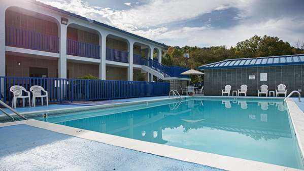 Pool - Best Western Wilderness Trail Inn Barbourville