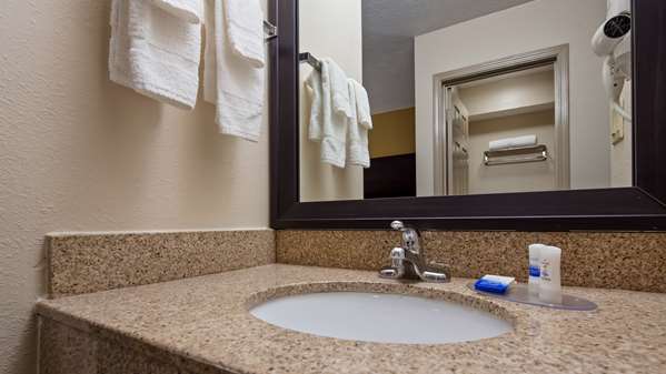  - Best Western Paris Inn