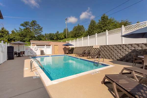 Pool - Best Western Inn Lawrenceburg