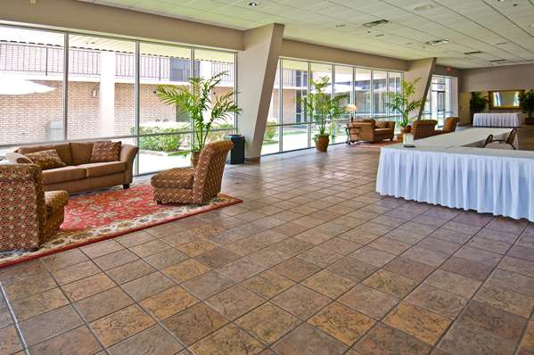  - Best Western of Alexandria Inn & Suites & Conference Center - I-49, Exit 86