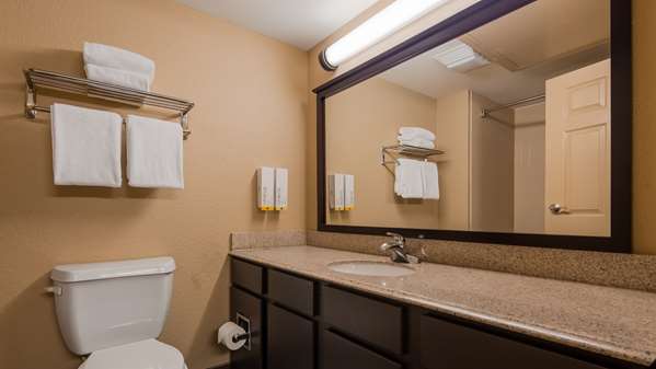  - Best Western of Alexandria Inn & Suites & Conference Center - I-49, Exit 86